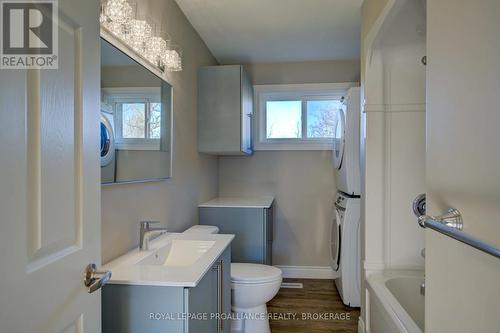 630 King Street W, Gananoque (821 - Gananoque), ON - Indoor Photo Showing Bathroom