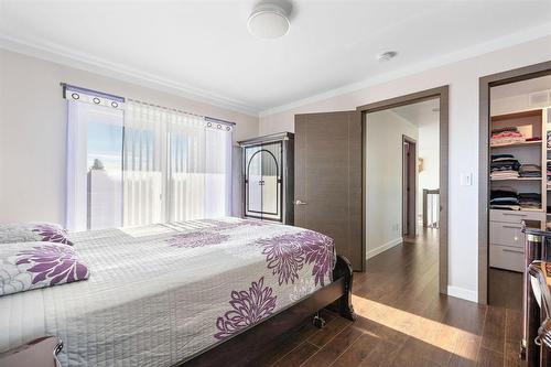 14 Sterling Drive, Mitchell, MB - Indoor Photo Showing Bedroom