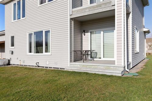 14 Sterling Drive, Mitchell, MB - Outdoor With Exterior