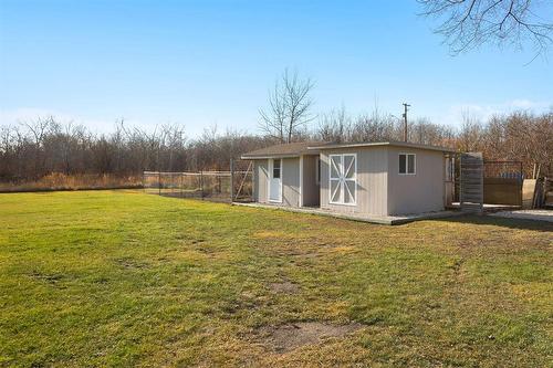 14 Sterling Drive, Mitchell, MB - Outdoor