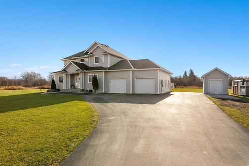 14 Sterling Drive, Mitchell, MB - Outdoor With Facade