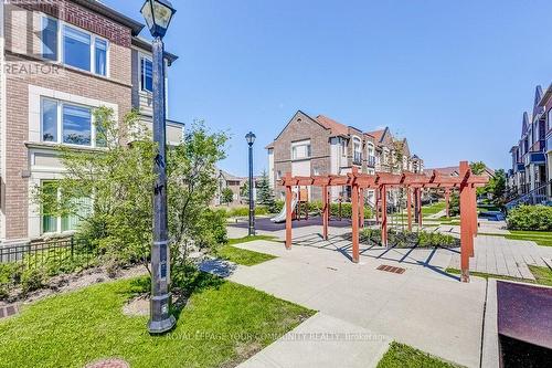 73 Burton Howard Drive, Aurora, ON - Outdoor