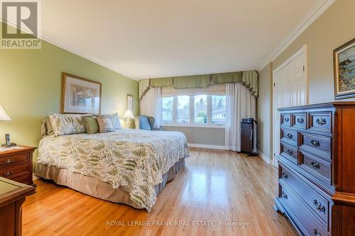 1 Dunsford Court, Kawartha Lakes (Lindsay), ON - Indoor Photo Showing Bedroom