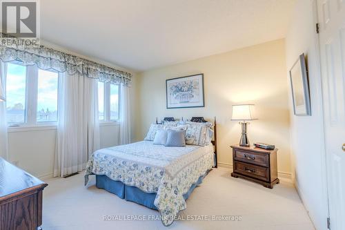 1 Dunsford Court, Kawartha Lakes (Lindsay), ON - Indoor Photo Showing Bedroom