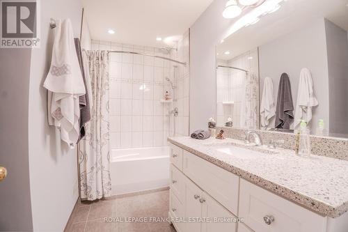 1 Dunsford Court, Kawartha Lakes (Lindsay), ON - Indoor Photo Showing Bathroom