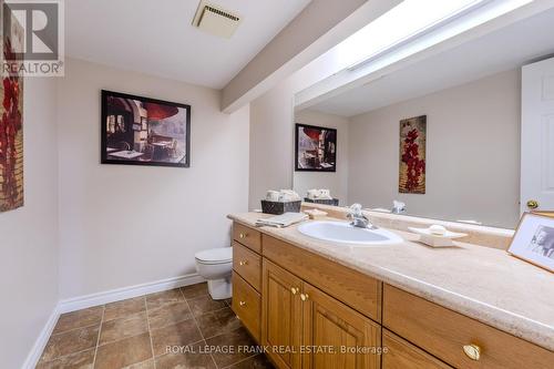 1 Dunsford Court, Kawartha Lakes (Lindsay), ON - Indoor Photo Showing Bathroom