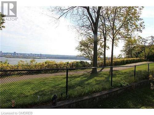 View of water feature - 710 Spring Gardens Road Unit# 32, Burlington, ON 