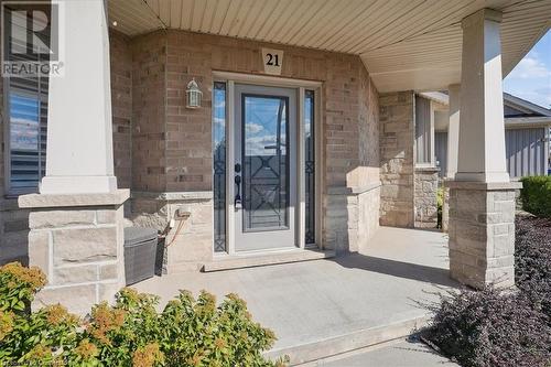 Entrance to property featuring a porch - 21 White Star Lane, Grimsby, ON 