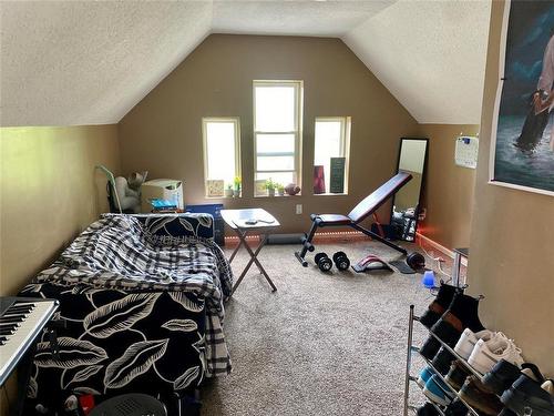 1528 Lorne Avenue, Brandon, MB - Indoor Photo Showing Other Room