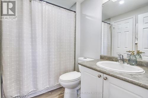 33 Goodwin Drive, Barrie, ON - Indoor Photo Showing Bathroom