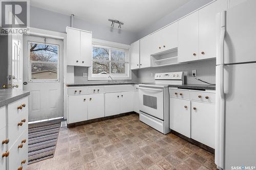 2109 Winnipeg Street, Regina, SK - Indoor Photo Showing Kitchen