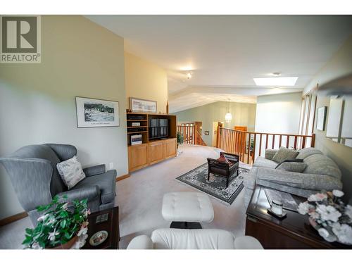 3023 Westside Road, Moyie, BC - Indoor Photo Showing Living Room