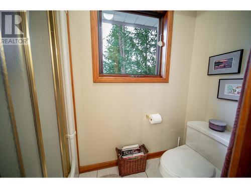 3023 Westside Road, Moyie, BC - Indoor Photo Showing Bathroom