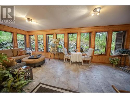 3023 Westside Road, Moyie, BC - Indoor