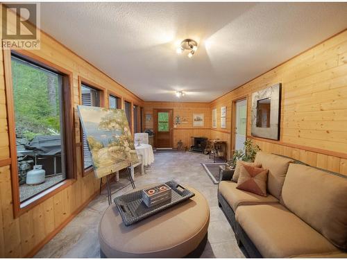 3023 Westside Road, Moyie, BC - Indoor