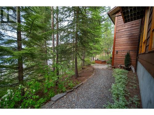 3023 Westside Road, Moyie, BC - Outdoor