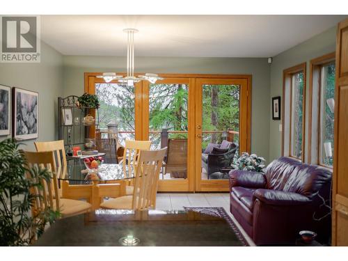 3023 Westside Road, Moyie, BC - Indoor