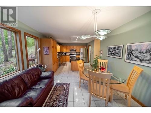 3023 Westside Road, Moyie, BC - Indoor