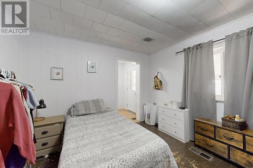 14 Distillery Street E, Kawartha Lakes, ON - Indoor Photo Showing Bedroom