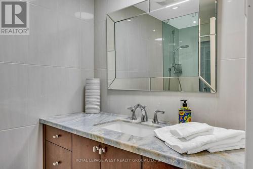 3402 - 2045 Lake Shore Boulevard W, Toronto, ON - Indoor Photo Showing Bathroom