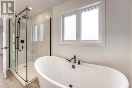 3927 Arie Court, Plympton-Wyoming, ON - Indoor Photo Showing Bathroom