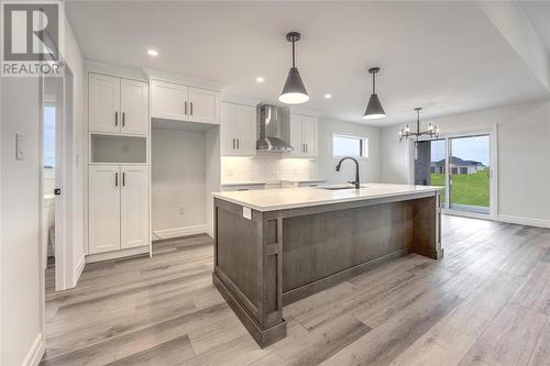 3927 Arie Court, Plympton-Wyoming, ON - Indoor Photo Showing Kitchen With Upgraded Kitchen