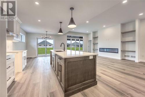 3927 Arie Court, Plympton-Wyoming, ON - Indoor Photo Showing Kitchen With Upgraded Kitchen