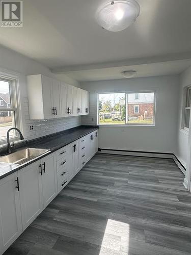 312 Exmouth Street Unit# 1, Sarnia, ON - Indoor Photo Showing Kitchen