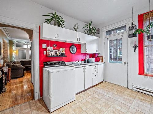 Cuisine - 3702  - 3706 Rue Adam, Montréal (Mercier/Hochelaga-Maisonneuve), QC - Indoor Photo Showing Laundry Room