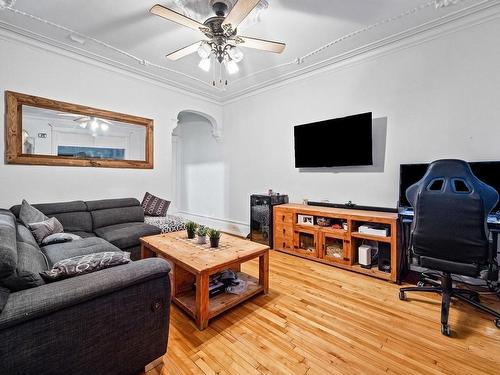 Salon - 3702  - 3706 Rue Adam, Montréal (Mercier/Hochelaga-Maisonneuve), QC - Indoor Photo Showing Living Room