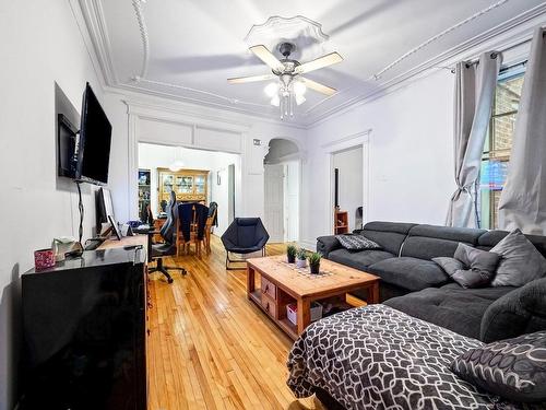 Salon - 3702  - 3706 Rue Adam, Montréal (Mercier/Hochelaga-Maisonneuve), QC - Indoor Photo Showing Living Room