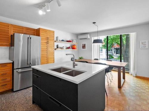 Overall view - 11310 Rue Meunier, Montréal (Ahuntsic-Cartierville), QC - Indoor Photo Showing Kitchen With Double Sink