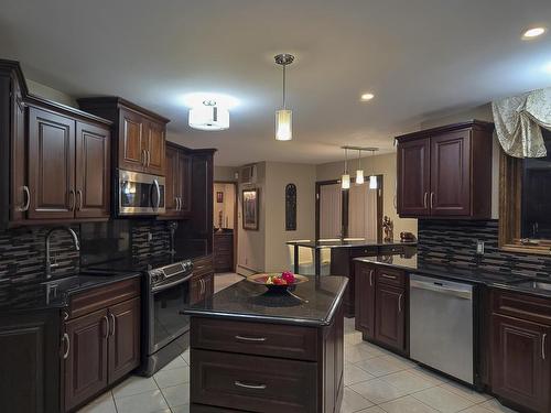 114 Richmond Rd, Thunder Bay, ON - Indoor Photo Showing Kitchen