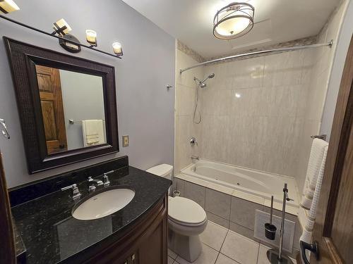 114 Richmond Rd, Thunder Bay, ON - Indoor Photo Showing Bathroom