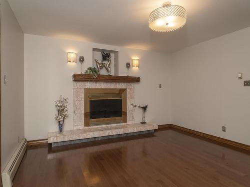 114 Richmond Rd, Thunder Bay, ON - Indoor With Fireplace