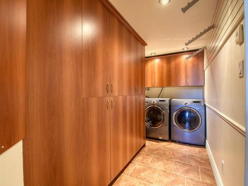 Salle de lavage - 133 Rue Du Boisé, Saint-Colomban, QC - Indoor Photo Showing Laundry Room