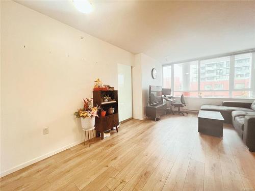 508-834 Johnson St, Victoria, BC - Indoor Photo Showing Living Room