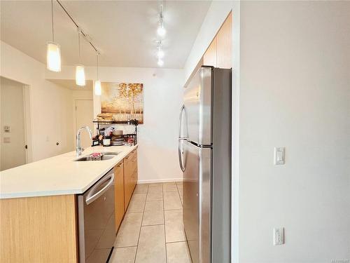 508-834 Johnson St, Victoria, BC - Indoor Photo Showing Kitchen With Double Sink