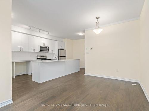 7B Clintwood Gate, Toronto, ON - Indoor Photo Showing Kitchen