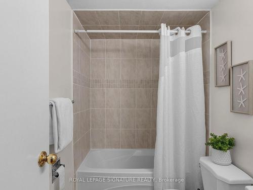 40 Thorny Vine Way, Toronto, ON - Indoor Photo Showing Bathroom