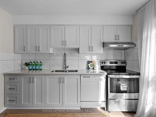 40 Thorny Vine Way, Toronto, ON - Indoor Photo Showing Kitchen With Double Sink