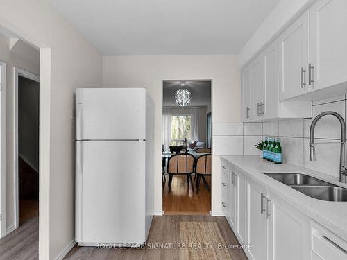 40 Thorny Vine Way, Toronto, ON - Indoor Photo Showing Kitchen With Double Sink