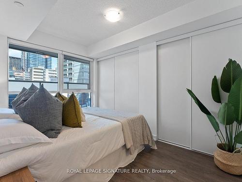 305-125 Redpath Ave, Toronto, ON - Indoor Photo Showing Bedroom