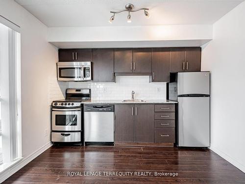 104-2035 Sheppard Ave E, Toronto, ON - Indoor Photo Showing Kitchen With Stainless Steel Kitchen