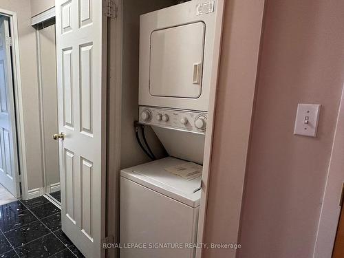 1603-43 Eglinton Ave E, Toronto, ON - Indoor Photo Showing Laundry Room