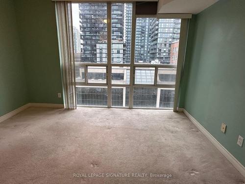 1603-43 Eglinton Ave E, Toronto, ON - Indoor Photo Showing Other Room