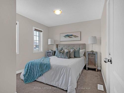 61 Jack Potts Way, Clarington, ON - Indoor Photo Showing Bedroom