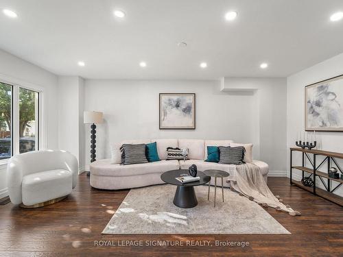 94 Meighen Ave, Toronto, ON - Indoor Photo Showing Living Room