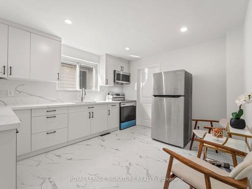 94 Meighen Ave, Toronto, ON - Indoor Photo Showing Kitchen