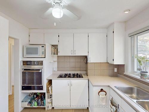 420 St Augustine Dr, Oakville, ON - Indoor Photo Showing Kitchen